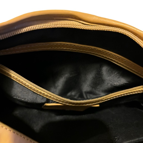 Coach Signature Logo Canvas Purse - Picture 15 of 16